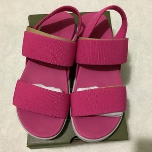 Keen Pink Peacock/Vapor Women’s Sandal size 6.5 NWB